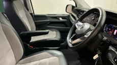 Volkswagen Caravelle 2.0 TDI Executive 199 4MOTION 5dr DSG Diesel Estate